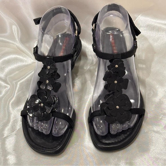 Prada Sport T Strap Sandals Leather Floral Kitten Heels Black Size 6 Vintage Y2K - Picture 3 of 13